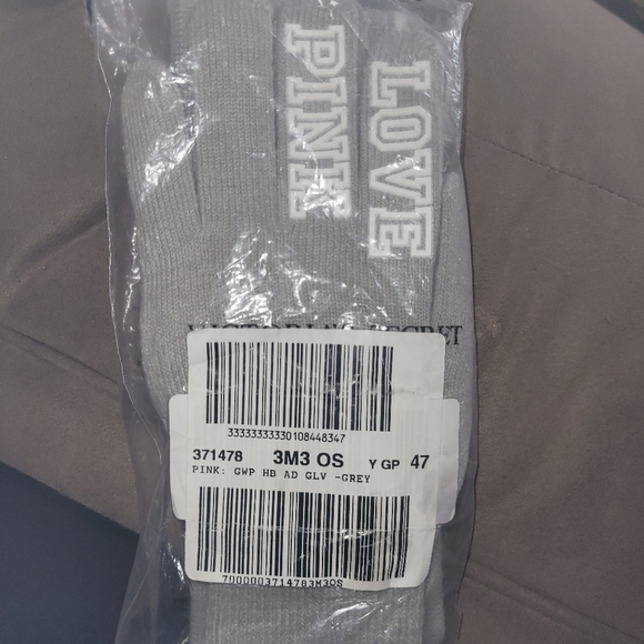 BRAND NEW VS PINK HEADBAND&GLOVES - Picture 2 of 2